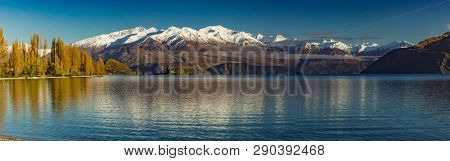 Eearly morning view of Lake Wanaka and Buchanan Peaks, New Zealand, south island