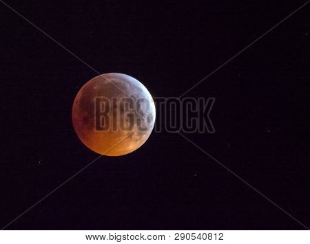 Total Lunar Eclipse Of Super Blood Wolf Full Moon On 21 January 2019, Shot In Sussex, England In The