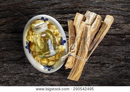 Bursera Graveolens, Essence And Resin. In Spanish (