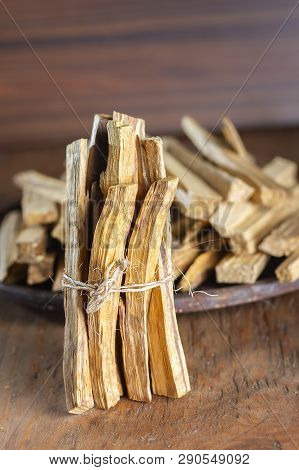 Bursera Graveolens, Essence And Resin. In Spanish (