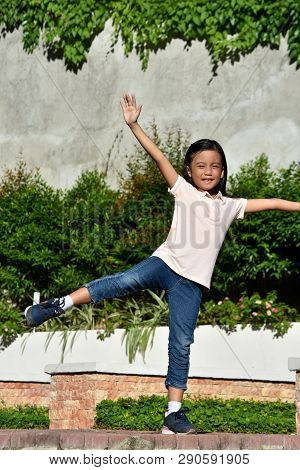 Filipina Tween And Freedom