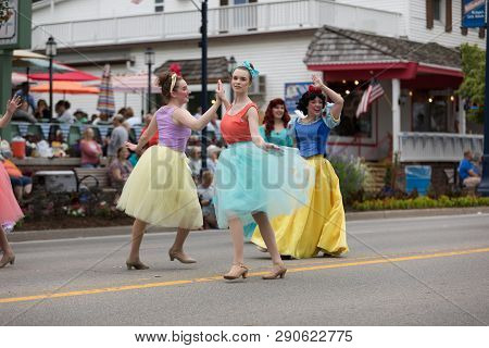 Frankenmuth, Michigan, Usa - June 10, 2018 Members Of Everafter West Michigan Dress Up As Disney Pri