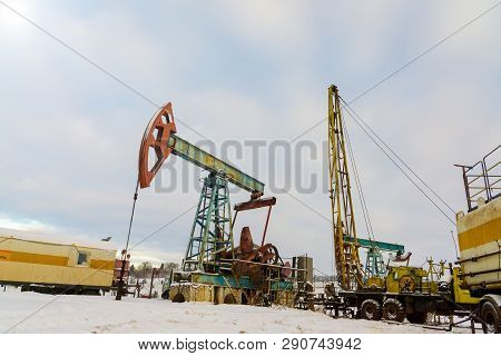 Mining And Quarrying. Installations For The Extraction Of Oil From The Bowels Of The Earth. Pumpjack