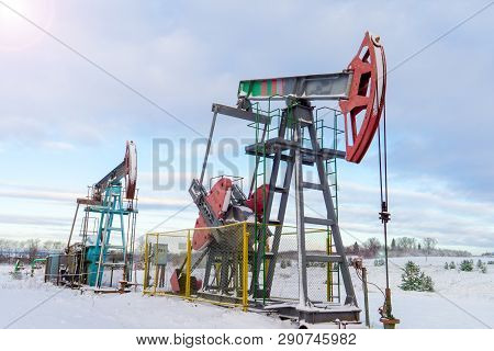 Mining And Quarrying. Installations For The Extraction Of Oil From The Bowels Of The Earth. Pumpjack