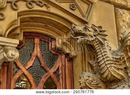 The House Of Victory Or House Of Dragons
