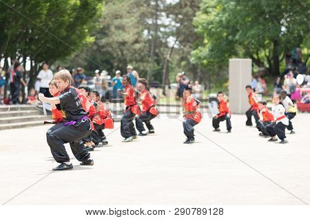 Columbus, Ohio, Usa - May 27, 2018 Members Of The Ohio Wushu Academy Of Chinese Martial Arts Perform