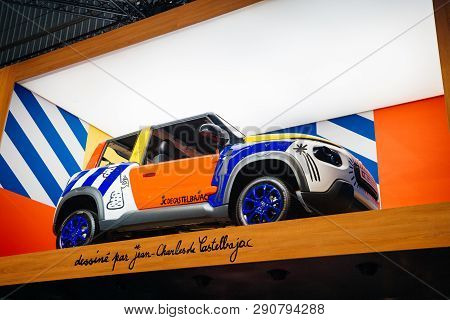 Paris, France - Oct 4, 2018: Electric Citroen E-mehari Designed By Jean-charles De Castelbajac Inter