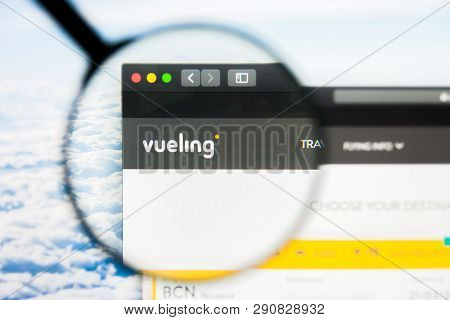 Los Angeles, California, Usa - 21 March 2019: Illustrative Editorial Of Vueling Airlines Website Hom