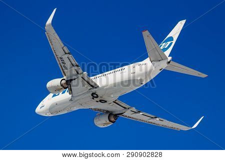 Moscow, Russia - March 20, 2019: Aircraft Boeing 737-524(wl) Vp-bxr Of Utair Aviation Takes Off At V