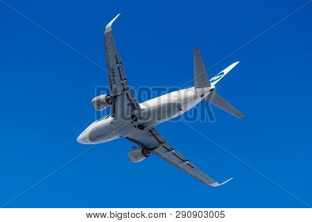 Moscow, Russia - March 20, 2019: Aircraft Boeing 737-524(wl) Vp-bxu Of Utair Aviation Takes Off At V