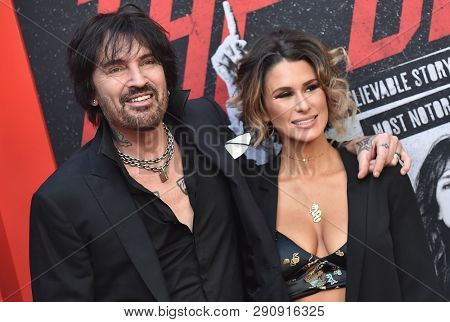 LOS ANGELES - MAR 18:  Tommy Lee and Brittany Furlan arrives for the Netflix 'The Dirt' Premiere on March 18, 2019 in Hollywood, CA                
