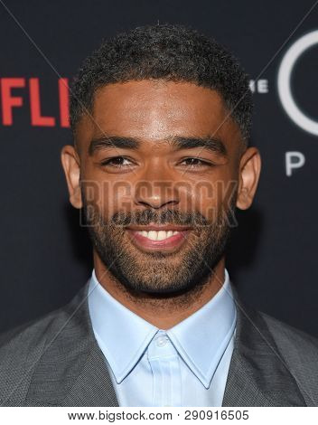 LOS ANGELES - MAR 19:  Kingsley Ben-Adir arrives for the Netflix 
