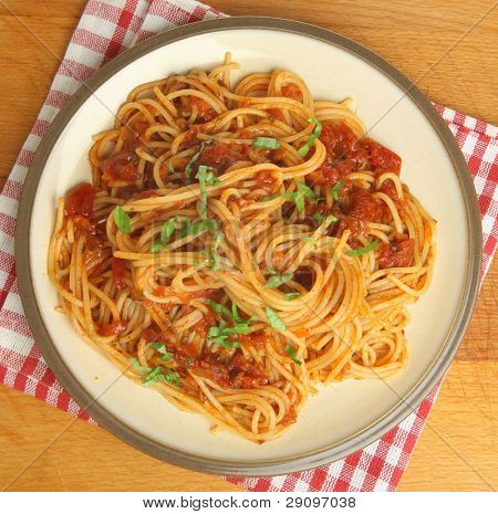 สปาเก็ตตี้มะเขือเทศ ragu