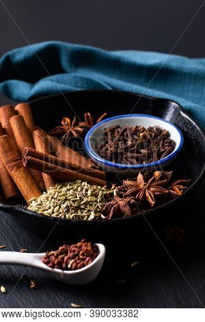 Food Concept Origin Chinese Five Spice  Star Anise, Fennel Seeds, Szechuan Peppercorns, Whole Cloves