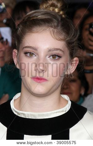 LOS ANGELES - NOV 12:  Willow Shields arrive to the 'The Twilight Saga: Breaking Dawn - Part 2