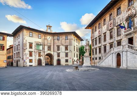 Pisa, Italy - September 25 2018: View Of Piazza Dei Cavalieri Square With Historic Palaces And Monum