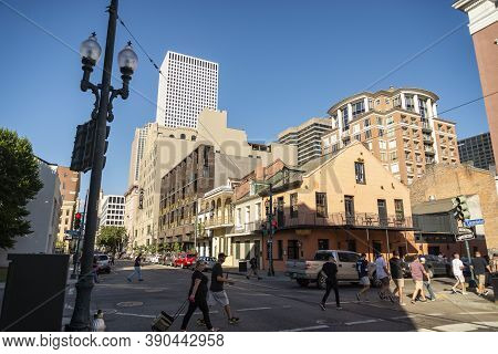 New Orleans, Usa - October 17: New Orleans Residential District, With Downtown On The Background On 