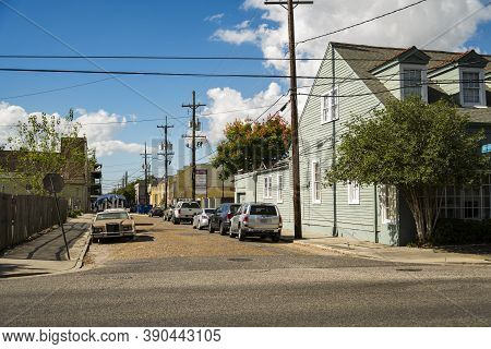 New Orleans, Usa - October 17: New Orleans Residential District, With Downtown On The Background On 