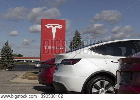 Indianapolis - Circa September 2020: Tesla Electric Vehicles Awaiting Preparation For Sale. Tesla Ev