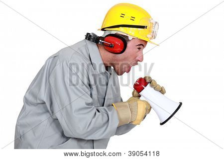 Arbeiter auf Unterhaltungselektronik