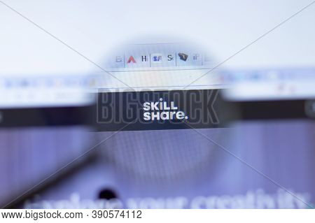 New York, Usa - 29 September 2020: Skillshare.com Skillshare Company Website With Logo Close Up, Ill