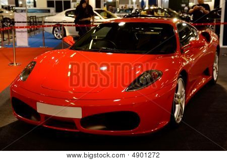 Supercar สีแดง