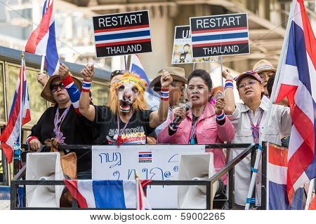 BANGKOK - JANUARY 15: Thai people protesting against the government in the Thong Lo district, sukhumvit road on January 15, 2014 in Bangkok, Thailand