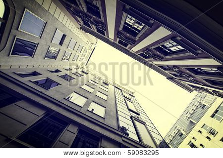 Monumantal building