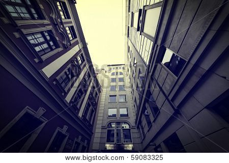Monumantal building