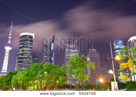 Visão noturna de Shanghai
