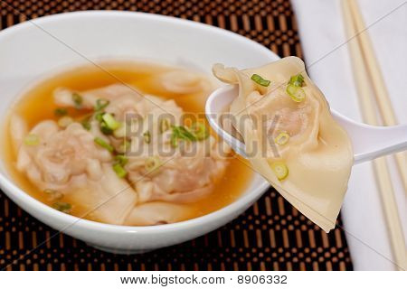 Zupa Wonton