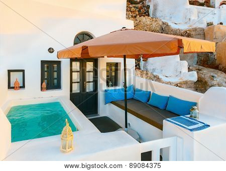 Santorini. patio with swimming pool