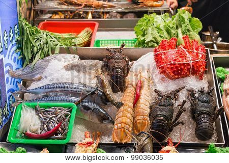 Fresh shrimp and crab and fish for grill