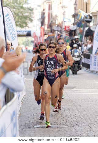 Triathlete Sarah True Running, Followed Competitors