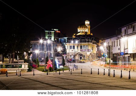 Night view of cathedral and square in Veliko Tarnovo, Bulgaria
