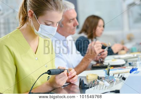 Dental assistant
