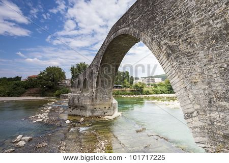 The Bridge Of Arta Is An Old Stone Bridge That Crosses The Arachthos River In The West Of The City O