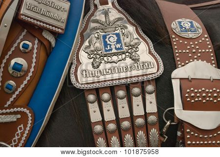 Oktoberfest_horse Bridle Augustinerbraeu