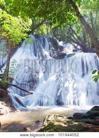 Pha Tat Waterfall