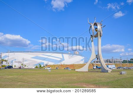 Monument O Passageiro In Londrina City