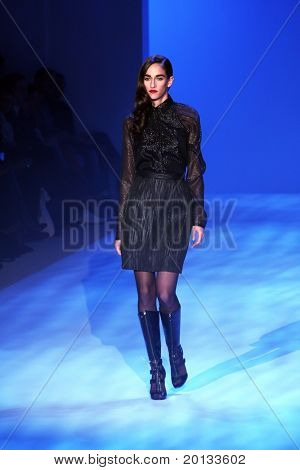 NEW YORK-február 12: Mercedes-Benz FashionWeek bemutatja Christian Siriano gyűjtemények Bryant Pa