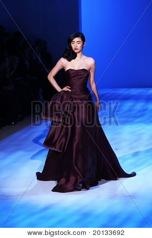 NEW YORK-február 12: Mercedes-Benz FashionWeek bemutatja Christian Siriano gyűjtemények Bryant Pa