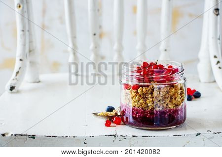 Granola, Blueberry And Currant