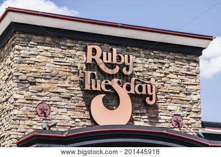 Indianapolis - Circa August 2017: Legacy Ruby Tuesday Casual Restaurant Sign. Ruby Tuesday is famous for its Salad Bar III