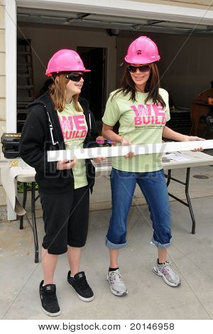 LOS ANGELES - 14 maj: Hunter Tylo, Izabella Gabrielle Tylo på Habitat for menneskeheden kvinders Empo