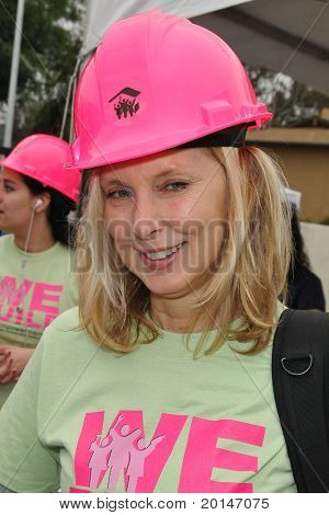 LOS ANGELES - 14 maj: Valerie Wildman på Habitat for menneskeheden kvinders Empowerment bygge på Carl