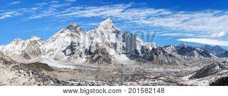 Panoramic view of himalayas mountains Mount Everest with beautiful sky and Khumbu Glacier - way to Everest base camp Khumbu valley Sagarmatha national park Nepalese himalayas