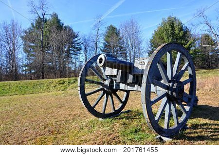 Cannon in Saratoga National Historical Park, Saratoga County, Upstate New York, USA. This is the site of the Battles of Saratoga in the American Revolutionary War.