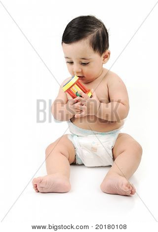 흰 배경에 고립 된 벌 거 벗은 귀여운 아기