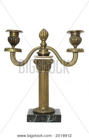 Candelabro de bronce aislado 